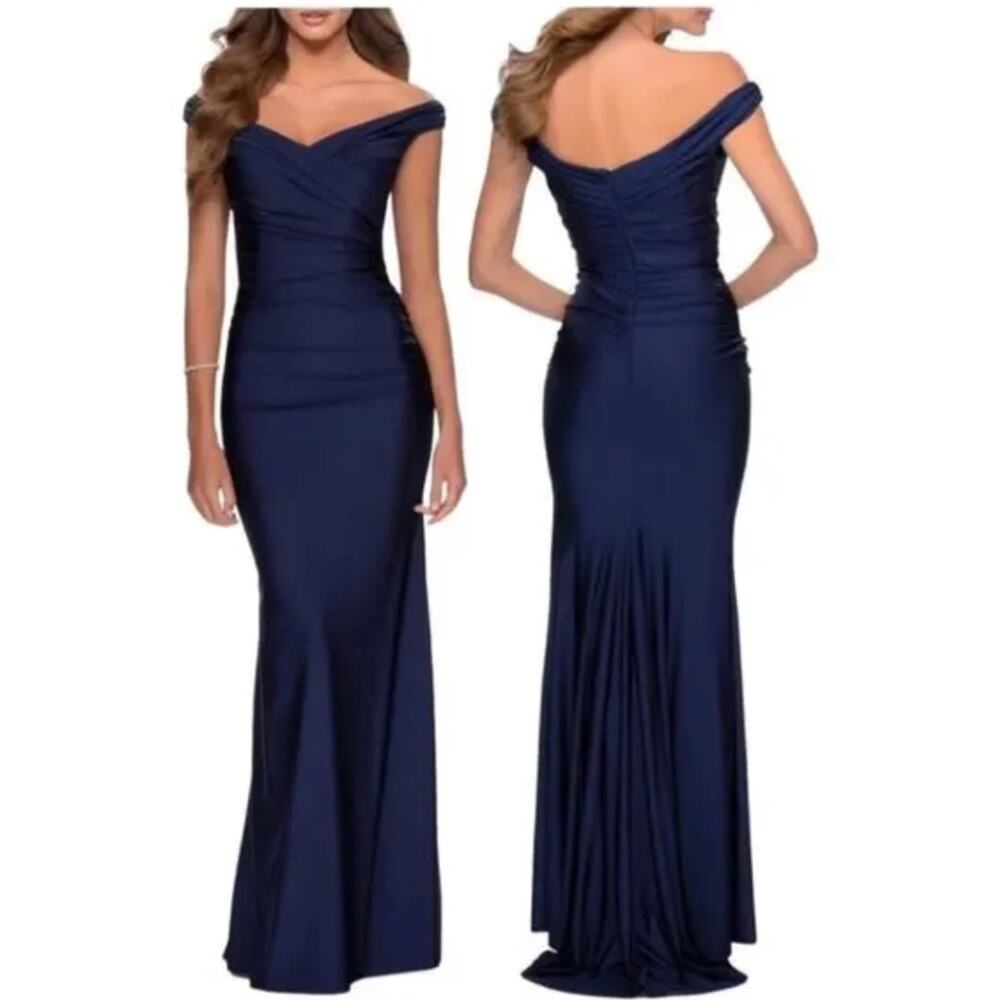 LA FEMME Off The Shoulder Trumpet Gown